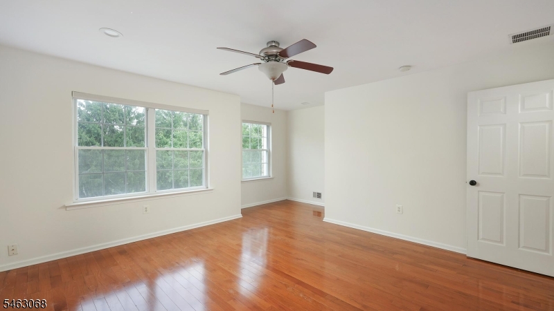 4 Paul Pl Property Photo 12