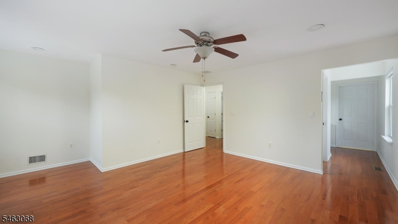 4 Paul Pl Property Photo 13