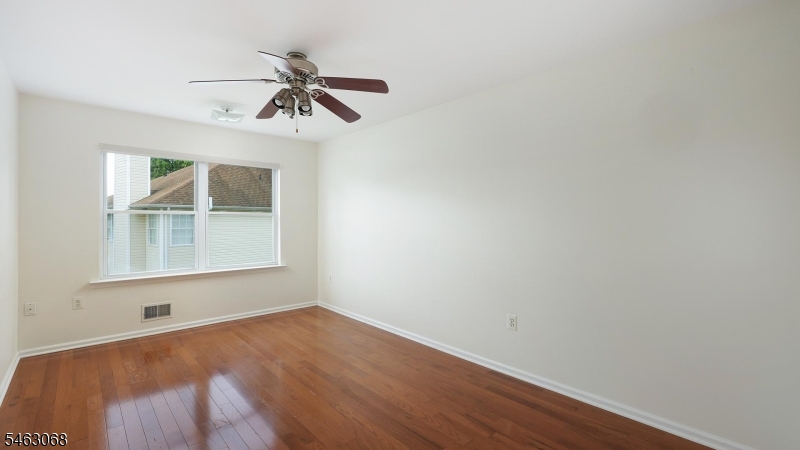4 Paul Pl Property Photo 17