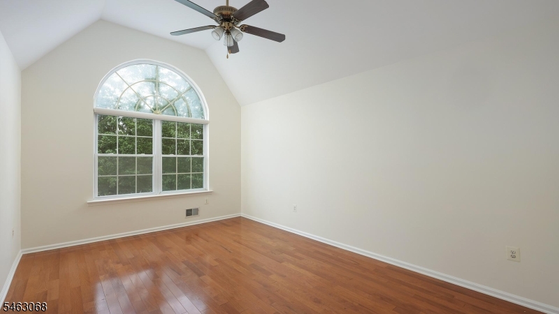4 Paul Pl Property Photo 20