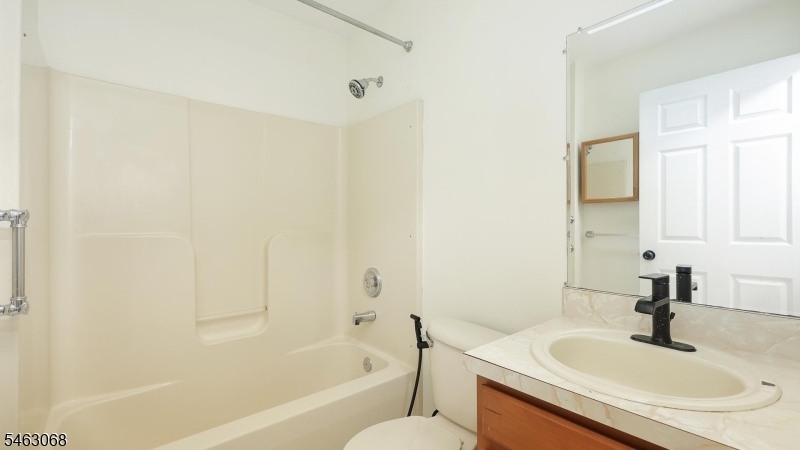 4 Paul Pl Property Photo 21