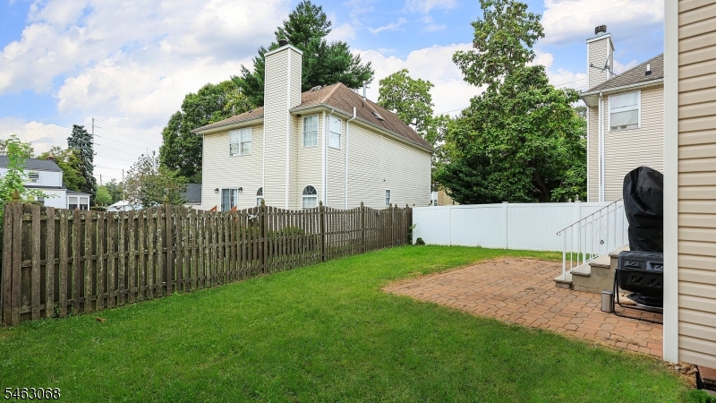 4 Paul Pl Property Photo 25