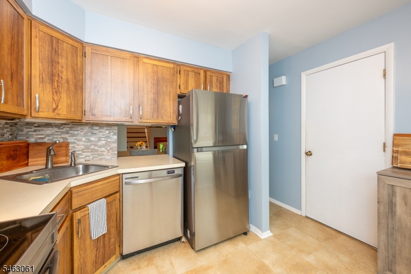 20132 Westview Property Photo 11