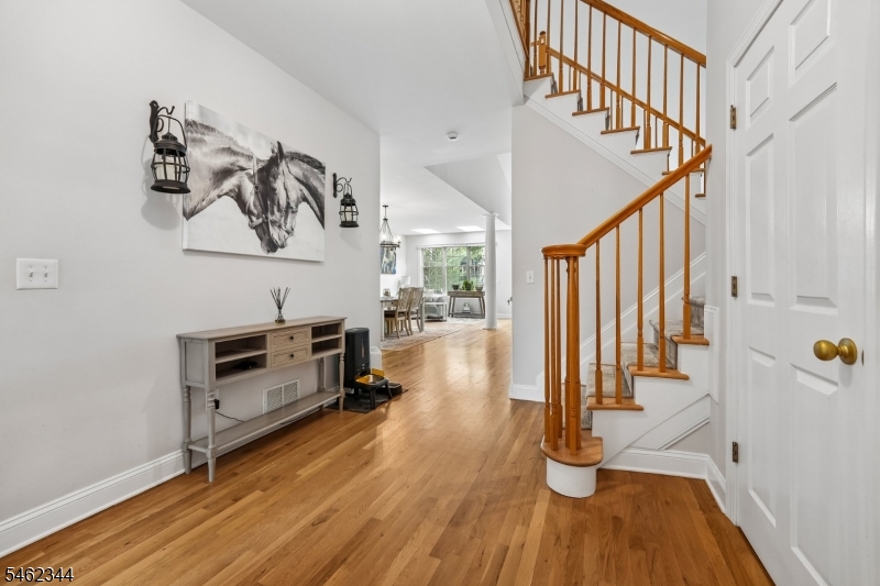 4 Meadowbrook Club Way Property Photo 2