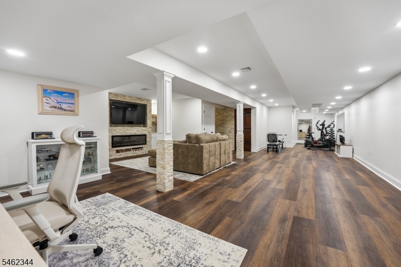 4 Meadowbrook Club Way Property Photo 11