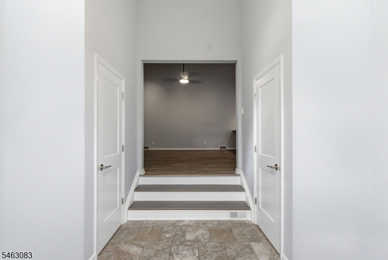 4 Spring Ln Property Photo 6