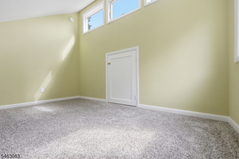 4 Spring Ln Property Photo 30