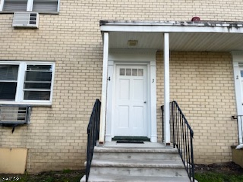 406 Cranbury Rd Apt 3 3