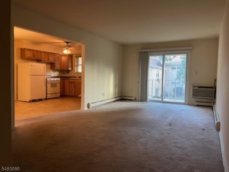 406 Cranbury Rd Apt 3 3 Property Photo 3