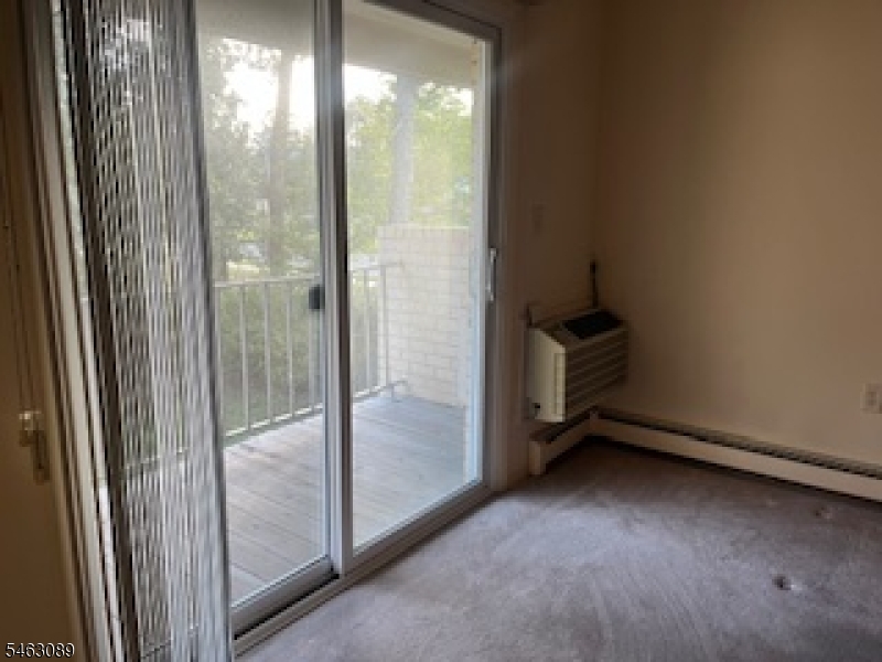 406 Cranbury Rd Apt 3 3 Property Photo 4