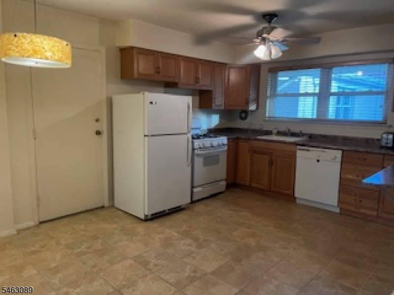 406 Cranbury Rd Apt 3 3 Property Photo 5