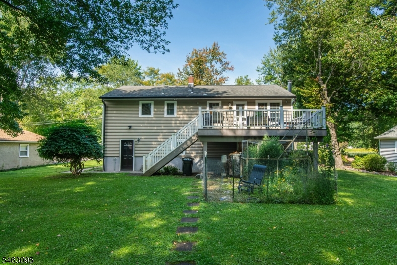 33 Lakeside Ave Property Photo 36