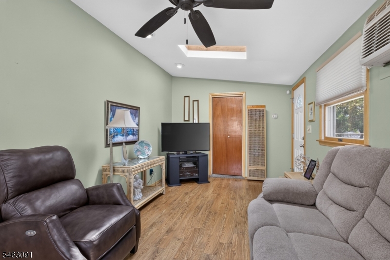 107 Cherry St Property Photo 8