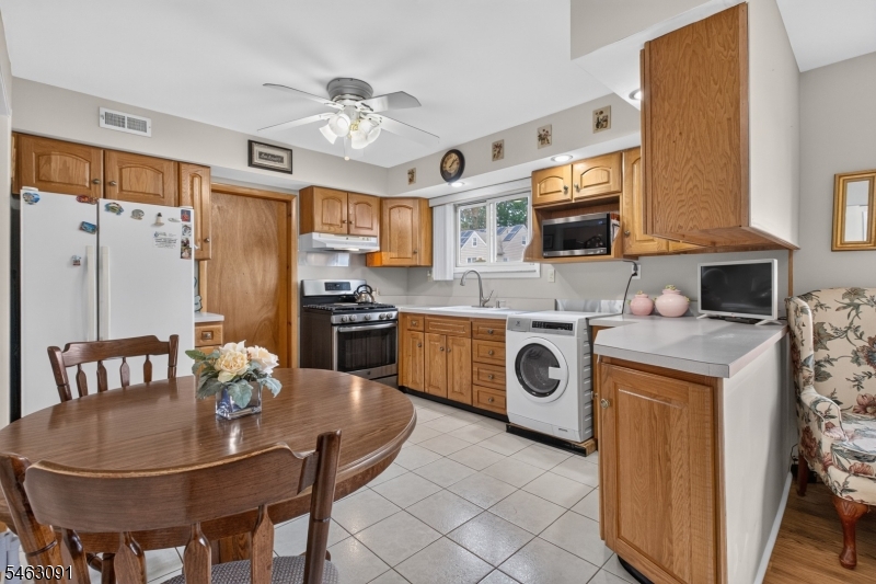 107 Cherry St Property Photo 12