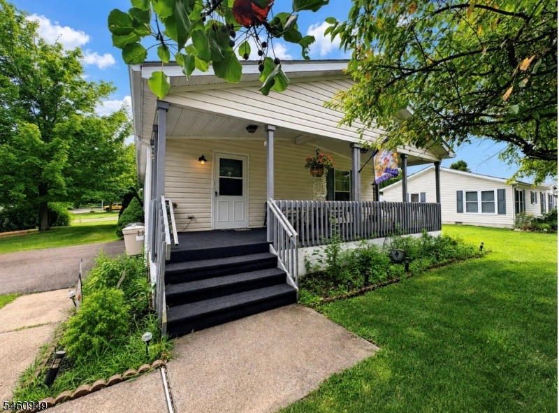 2 Post Road Property Photo 1