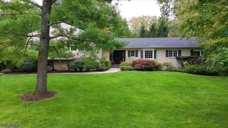 360 Long Hill Dr Property Photo 1