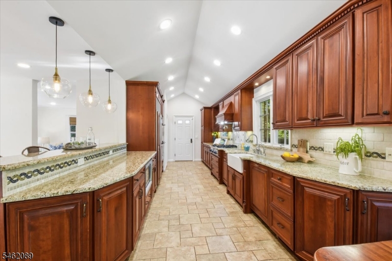 360 Long Hill Dr Property Photo 18