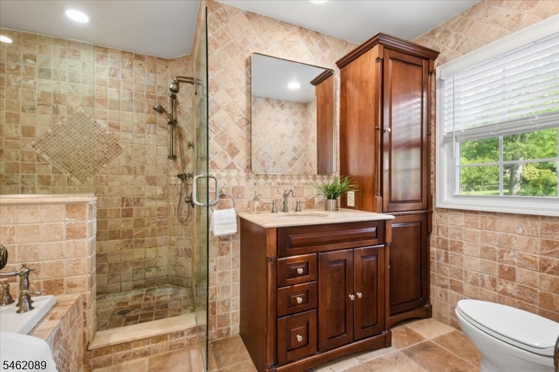 360 Long Hill Dr Property Photo 24