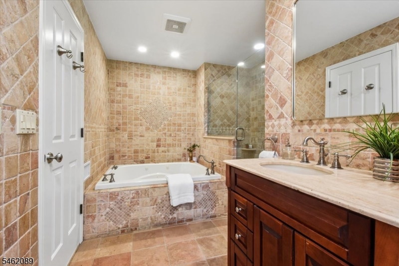 360 Long Hill Dr Property Photo 25