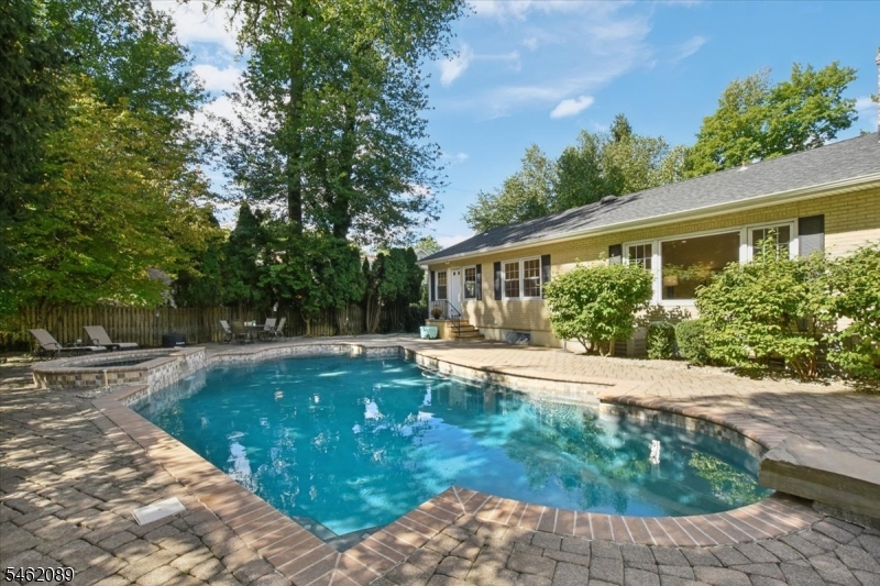 360 Long Hill Dr Property Photo 44