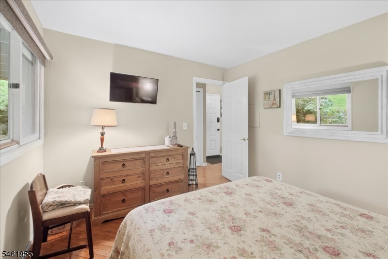 4 Davos Dr 11 Property Photo 10