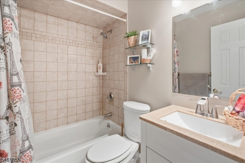 4 Davos Dr 11 Property Photo 13