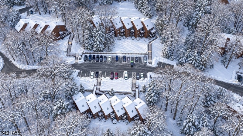 4 Davos Dr 11 Property Photo 24