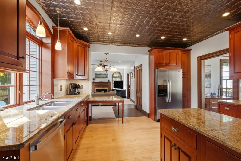 66 Hillside Ave Property Photo 12