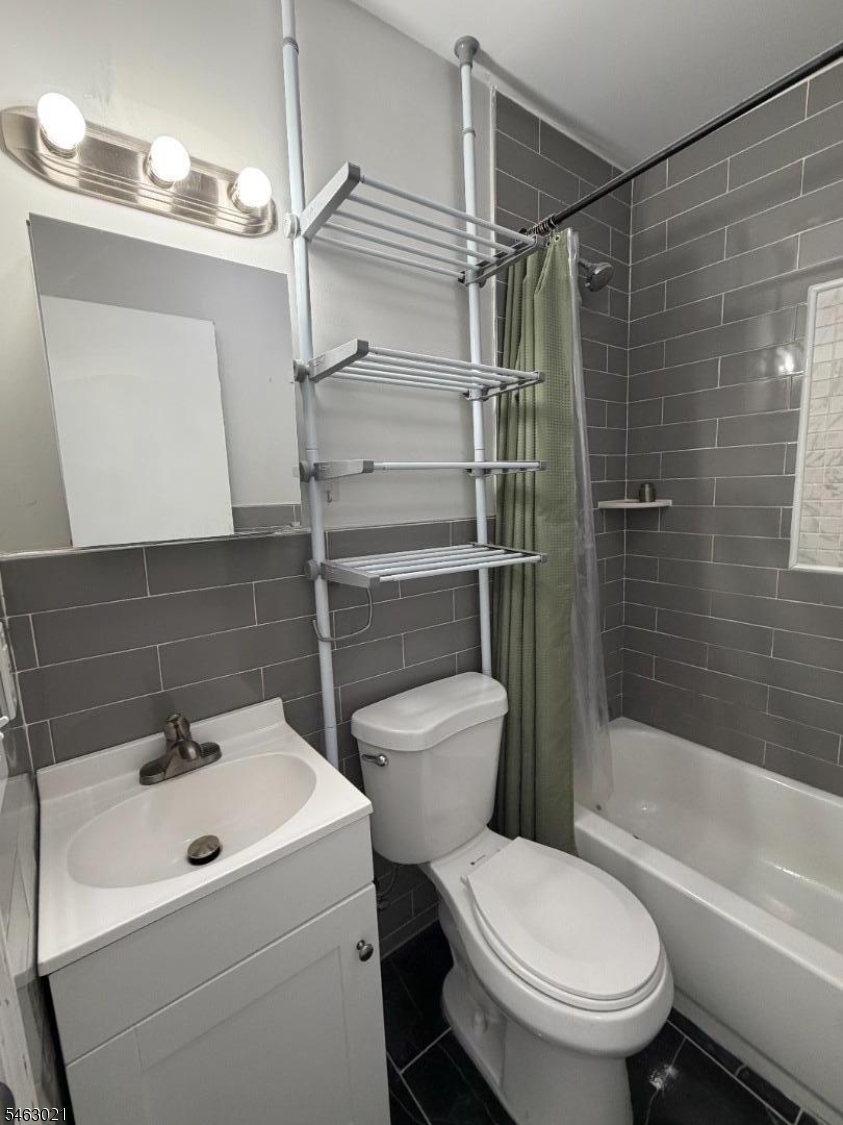 48 Entwistle Ave 2 Property Photo 11
