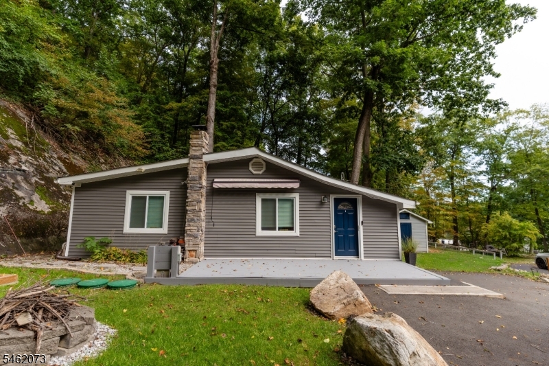 6 Oak Ln