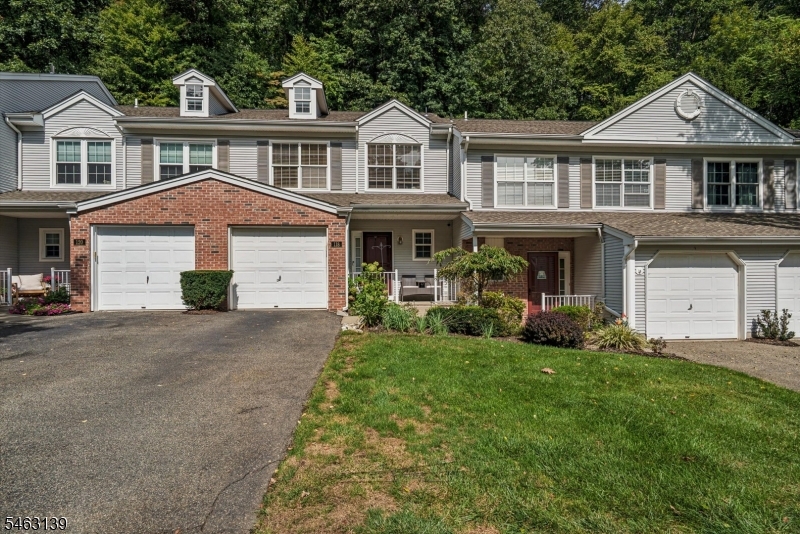 118 Brookside Ln Property Photo 1