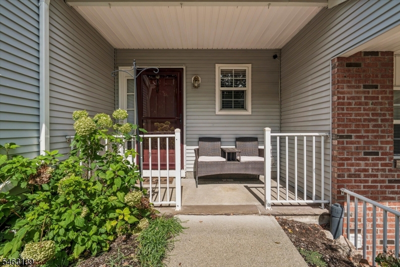 118 Brookside Ln Property Photo 3