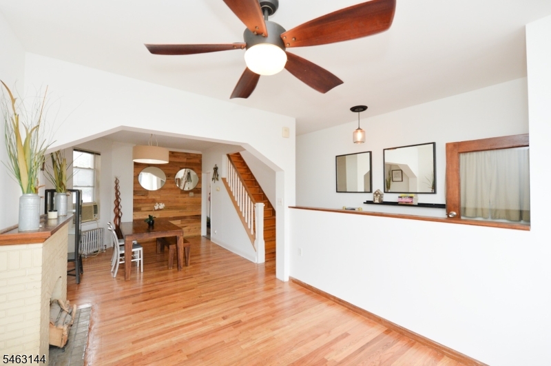103 Napoleon St A Property Photo 8