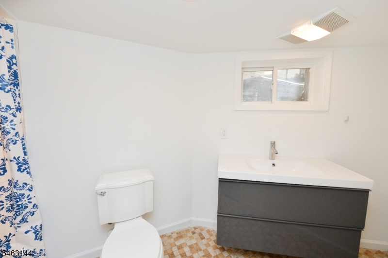 103 Napoleon St A Property Photo 29