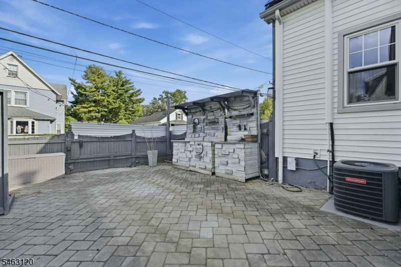 107 Palisade Ave Property Photo 38