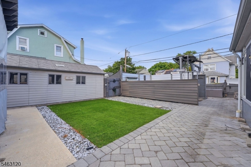 107 Palisade Ave Property Photo 45