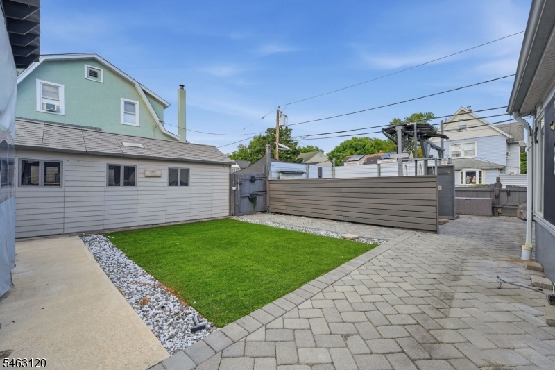 107 Palisade Ave Property Photo 46