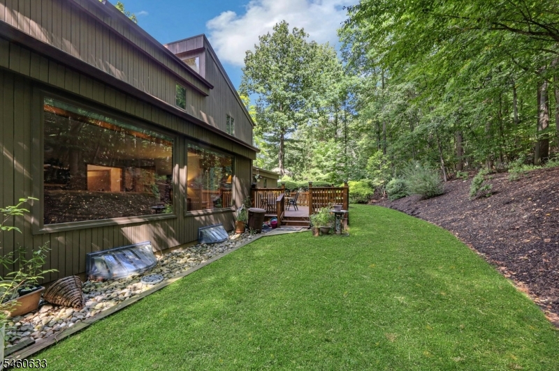 100 Cheshire Ln Property Photo 6