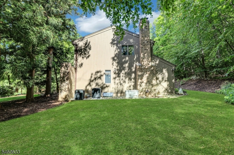 100 Cheshire Ln Property Photo 7