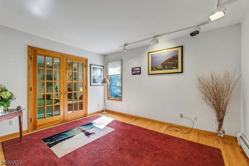 100 Cheshire Ln Property Photo 17