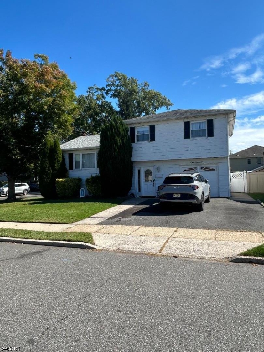 701 Willick Rd Property Photo 1