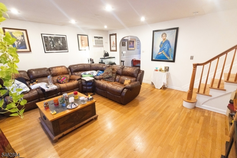 74 Raritan Rd Property Photo 3