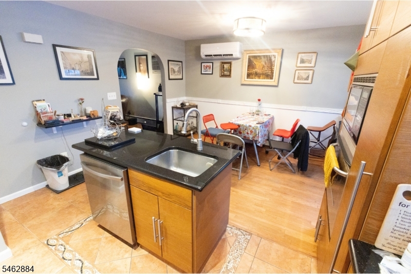 74 Raritan Rd Property Photo 6