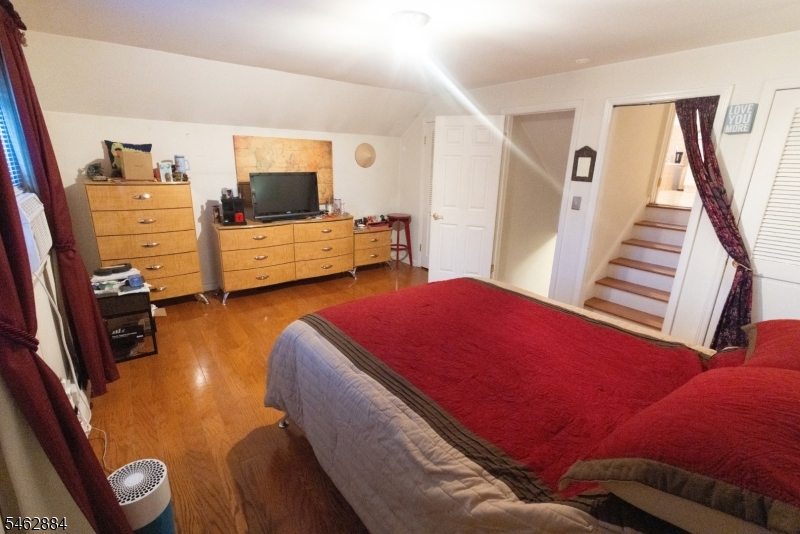 74 Raritan Rd Property Photo 9