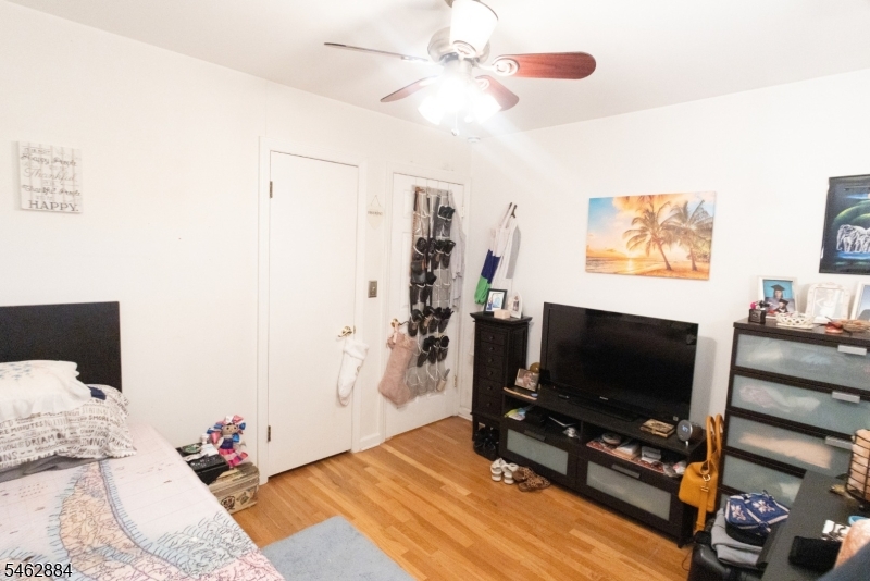74 Raritan Rd Property Photo 16