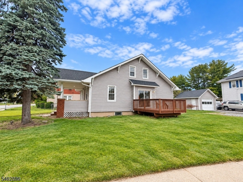 119 Colfax Ave Property Photo 3