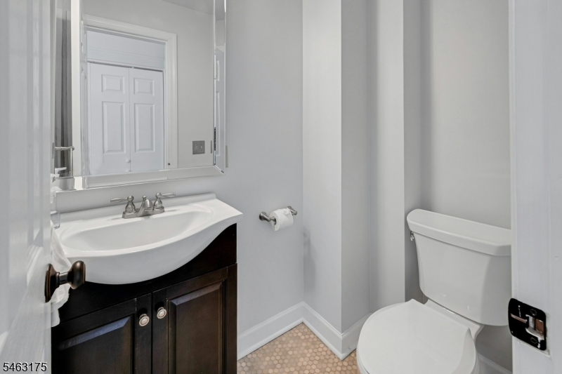 52 Madison St Property Photo 18