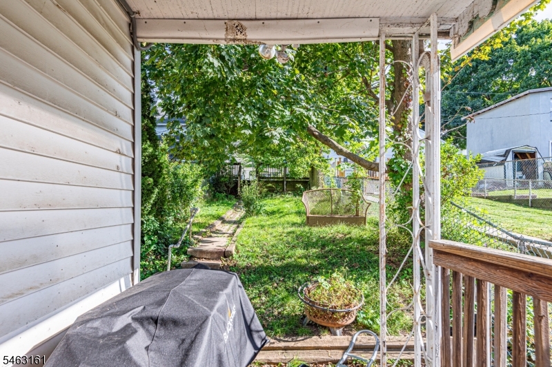 60 Bennett St Property Photo 5