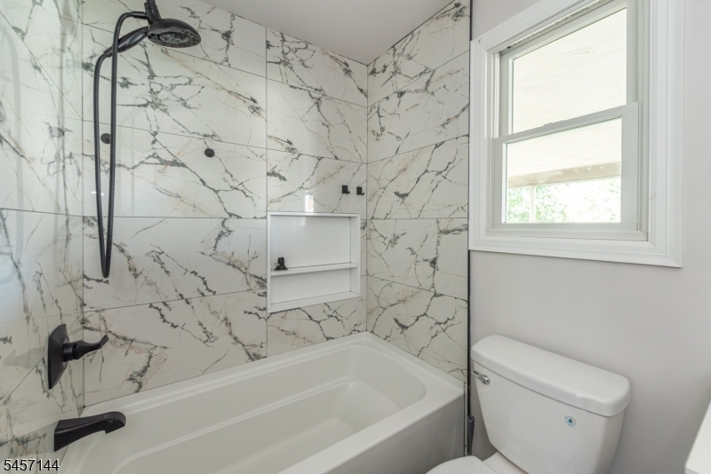 351 Banta Ave Property Photo 11
