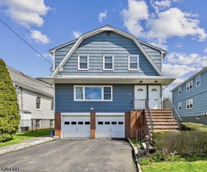 545 Trinity Pl Property Photo 1